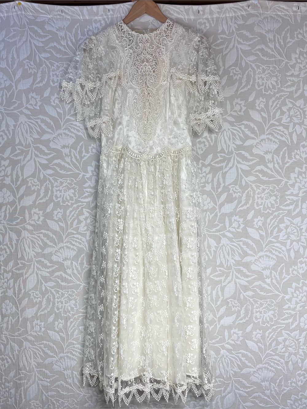 Jessica McClintock Vintage 80’s White Lace Filigree Wedding Dress